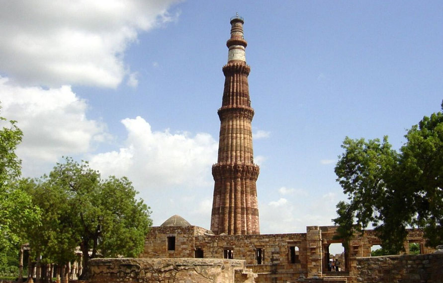 The famous Qutab Minar of Delhi